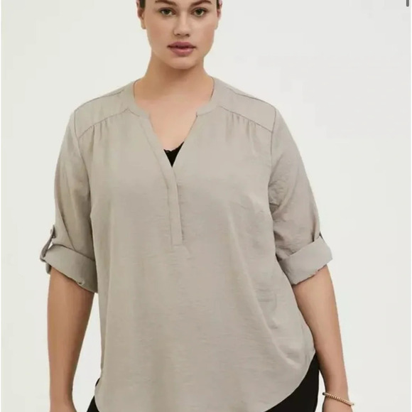 New NwT Torrid Harper silky blouse in silver beige size 5X roll sleeve top - Picture 1 of 7